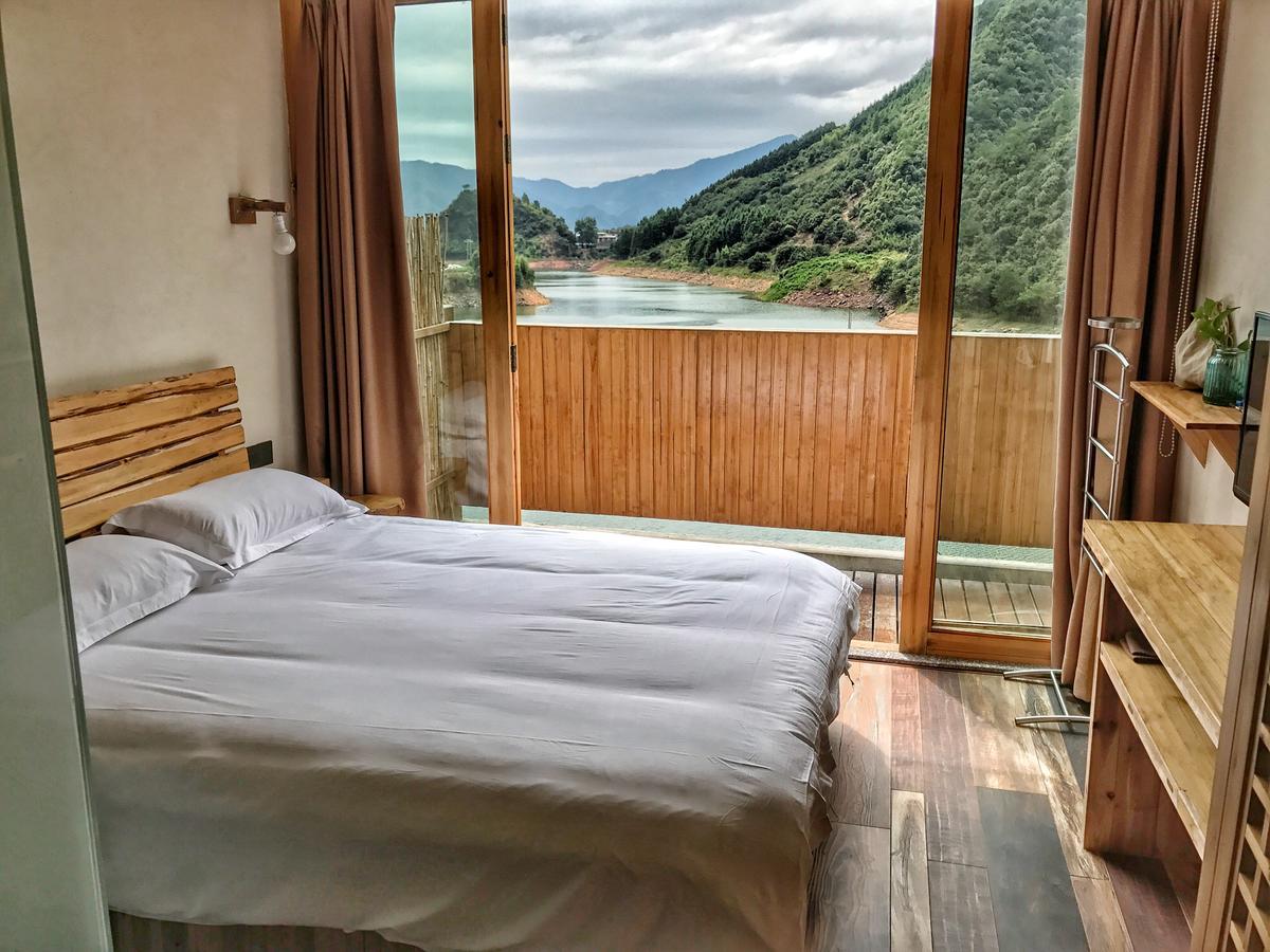 The Lake View Deyishe Resort In Thousand Island Lake Qianwu Εξωτερικό φωτογραφία